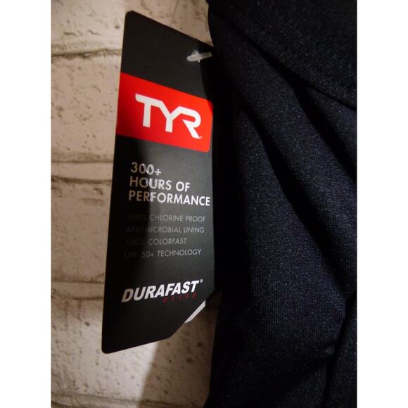 TYR Women's Durafast Diamondfit Black 1 Piece Swimsuit Size M 32 NEW - Picture 9 of 11